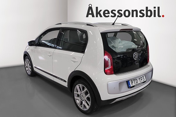 Volkswagen Up! Cross 4 of 8