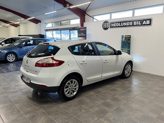 Renault Megane 12 of 17