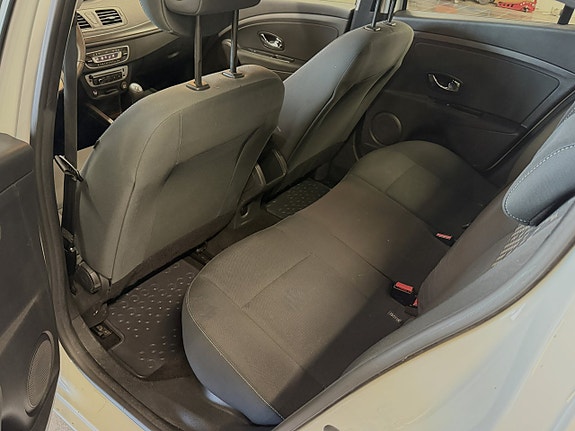 Renault Megane 17 of 17
