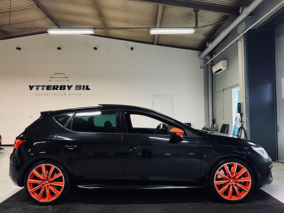 Seat Leon 2 of 24