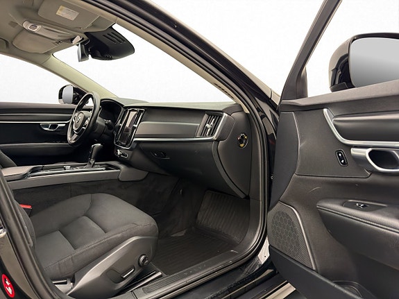 Volvo V90 Cross Country 13 of 30