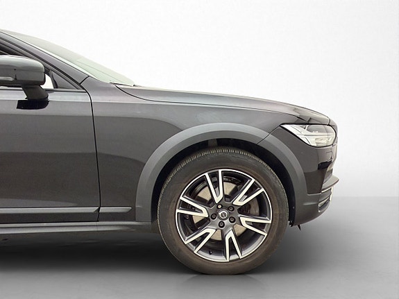 Volvo V90 Cross Country 11 of 30
