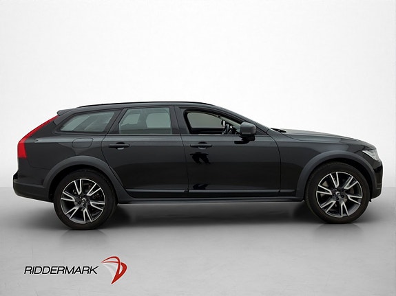 Volvo V90 Cross Country 9 of 30