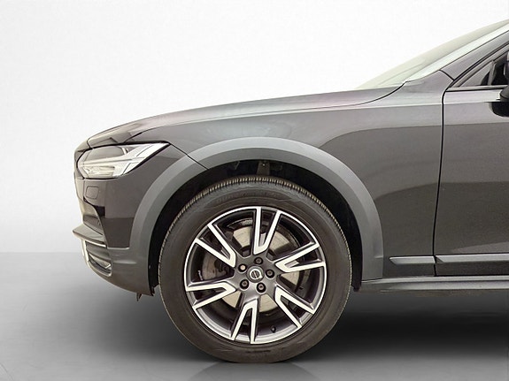 Volvo V90 Cross Country 10 of 30