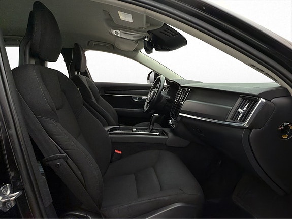 Volvo V90 Cross Country 12 of 30