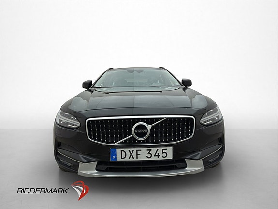 Volvo V90 Cross Country 2 of 30