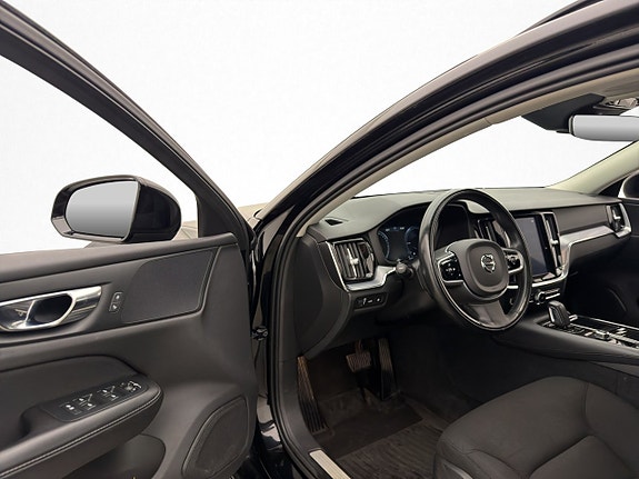 Volvo V60 11 of 30