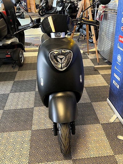 YADEA M6L EL moped  Som Ny! 2 of 8