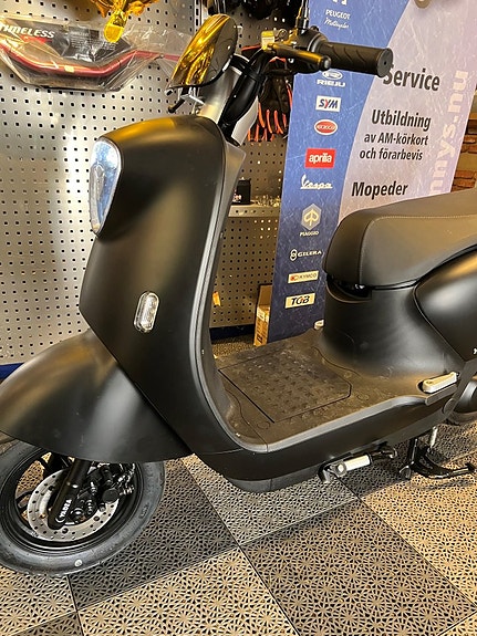 YADEA M6L EL moped  Som Ny! 8 of 8