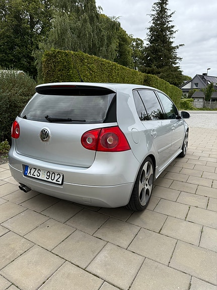 Volkswagen Golf V 4 of 9
