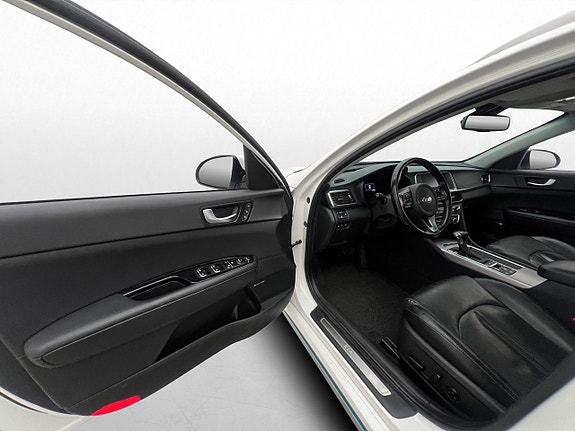 Kia Optima 12 of 30