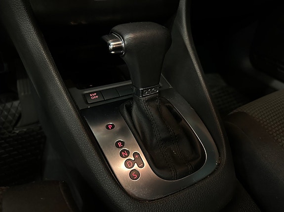 Volkswagen Golf VI 11 of 16