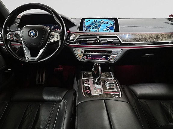 BMW 740e 12 of 29