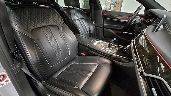 BMW 740e 18 of 29