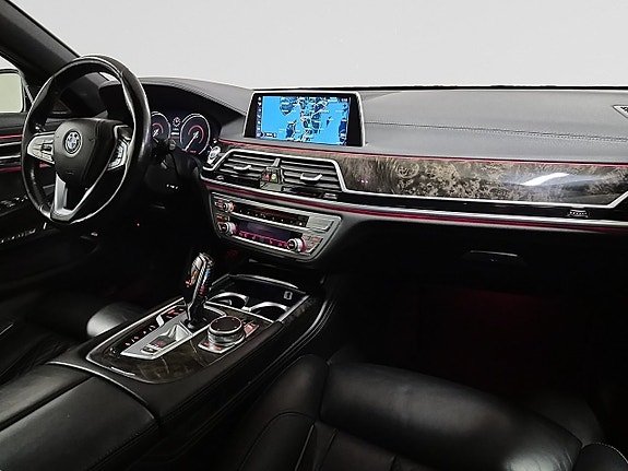 BMW 740e 13 of 29