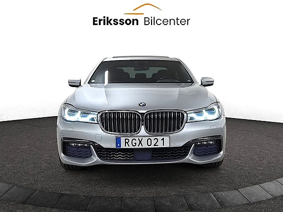 BMW 740e 3 of 29