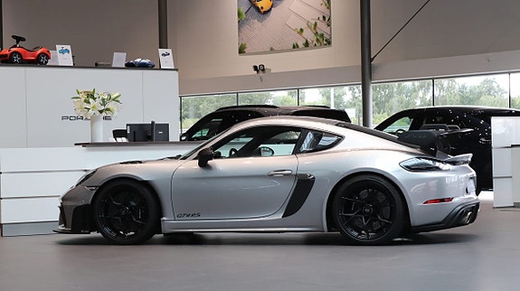 Porsche 718 6 of 10