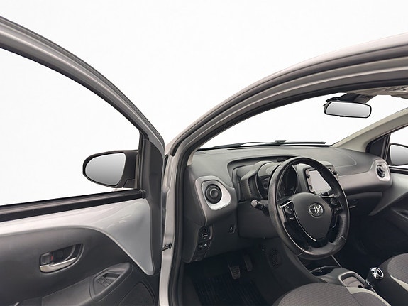 Toyota Aygo 10 of 30