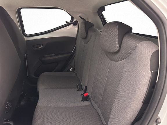 Toyota Aygo 25 of 30