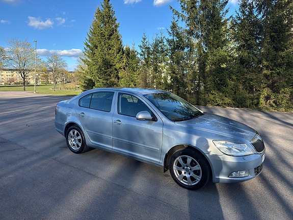 Skoda Octavia 2 of 12
