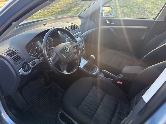 Skoda Octavia 8 of 12