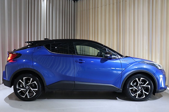 Toyota C-HR 4 of 30