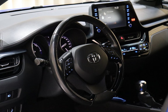 Toyota C-HR 18 of 30