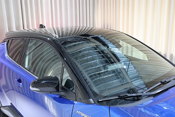 Toyota C-HR 3 of 30