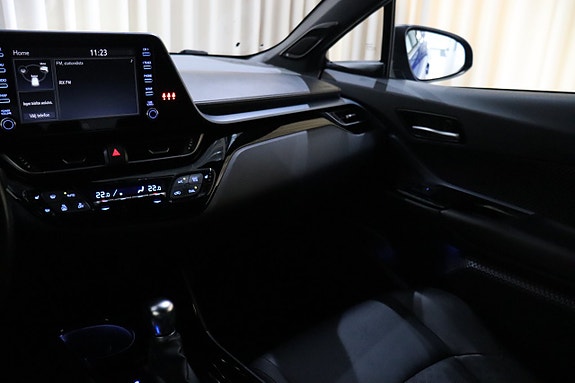 Toyota C-HR 26 of 30