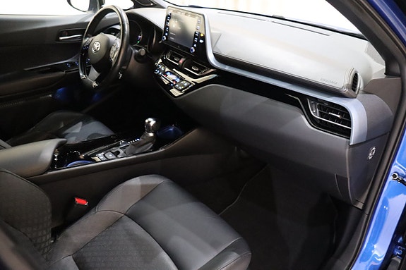Toyota C-HR 28 of 30