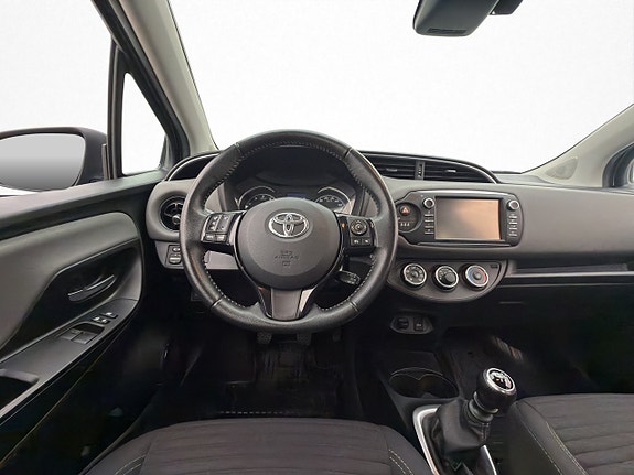 Toyota Yaris 21 of 26
