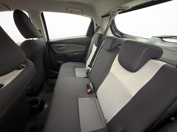 Toyota Yaris 19 of 26