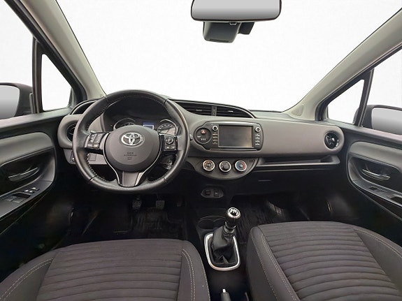 Toyota Yaris 12 of 26