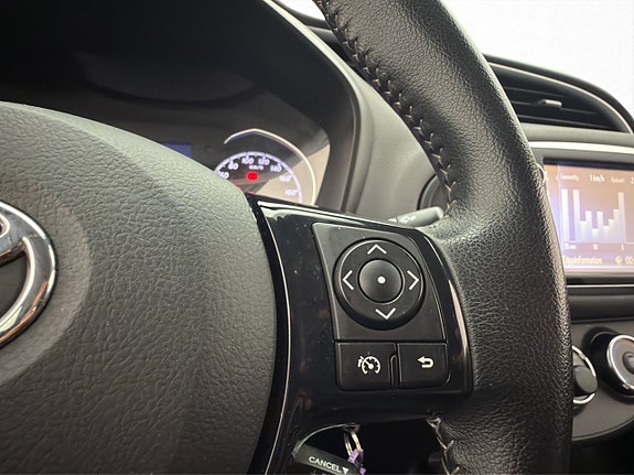 Toyota Yaris 22 of 26