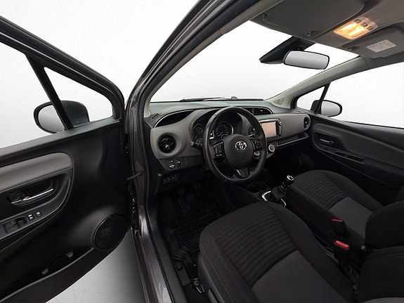 Toyota Yaris 11 of 26