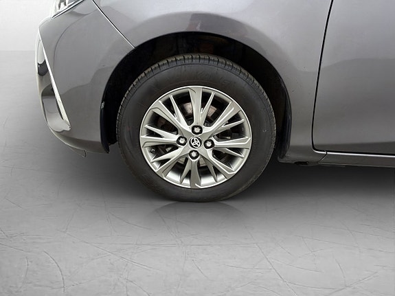Toyota Yaris 26 of 26