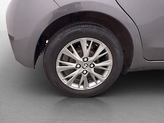 Toyota Yaris 23 of 26