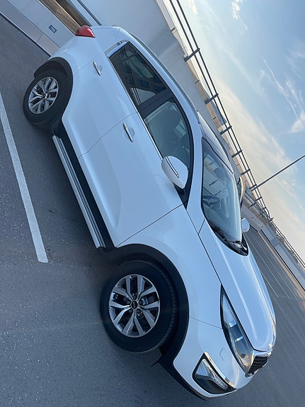 Kia Sportage 2 of 12
