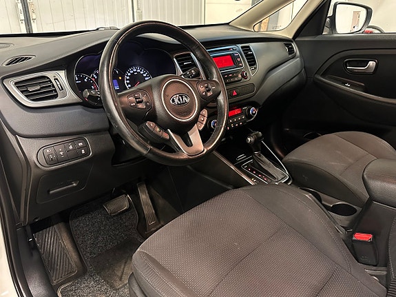 Kia Carens 16 of 25