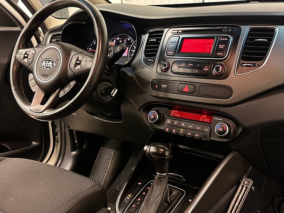 Kia Carens 10 of 25