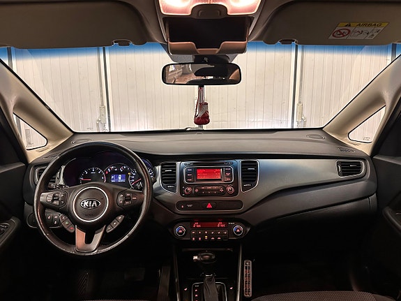 Kia Carens 11 of 25