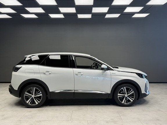 Peugeot 3008 3 of 9