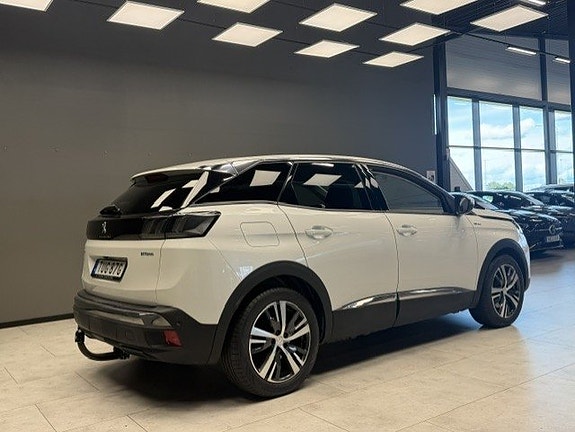 Peugeot 3008 4 of 9