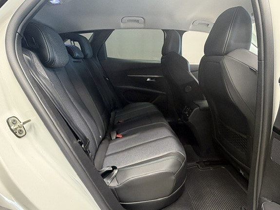 Peugeot 3008 8 of 9