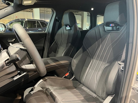 BMW iX3 8 of 26