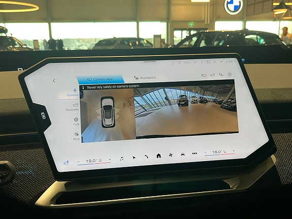 BMW iX3 17 of 26