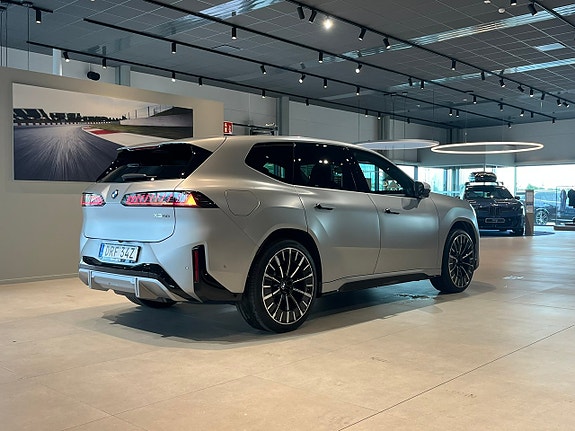 BMW iX3 4 of 26