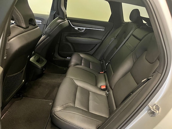 Volvo V90 Cross Country 10 of 18