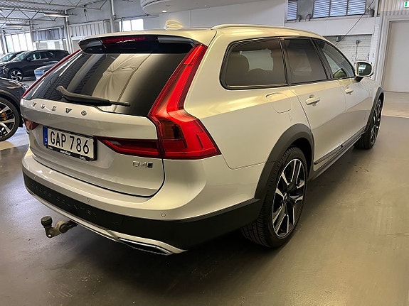 Volvo V90 Cross Country 3 of 18