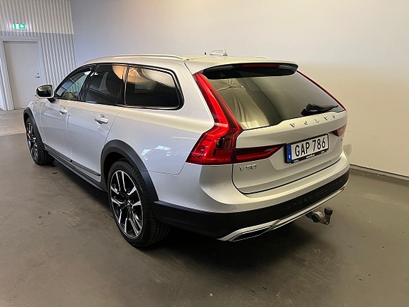 Volvo V90 Cross Country 5 of 18